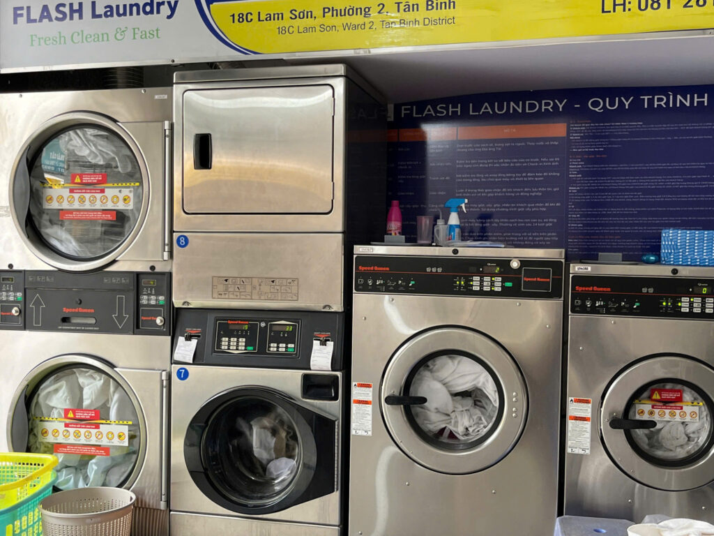 Giặt khô cao cấp tại TPHCM – Bảo vệ đồ hiệu đúng cách